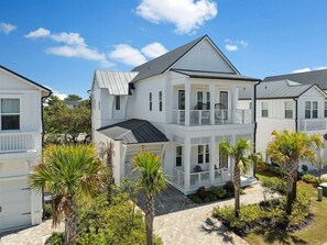 Exterior - Spacious 4BR Coastal Retreat | Golf Cart & Bikes (Santa Rosa Beach)