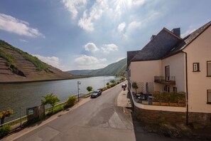 Superior-Einzelzimmer, eigenes Bad, Blick auf den Weinberg (EZ) | Blick von der Unterkunft