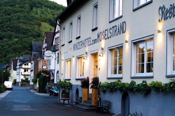 Exterior - Hotel zum Moselstrand (Briedern)