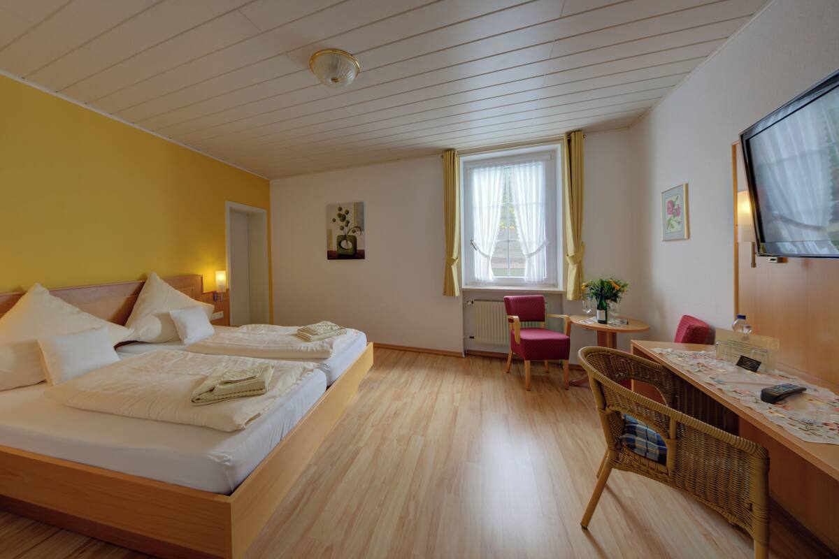 Standard-dobbeltværelse | 1 soveværelse, pengeskab på værelset, skrivebord