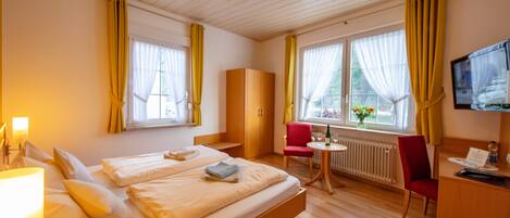 Superior Double Room, Private Bathroom, Vineyard View (MB)