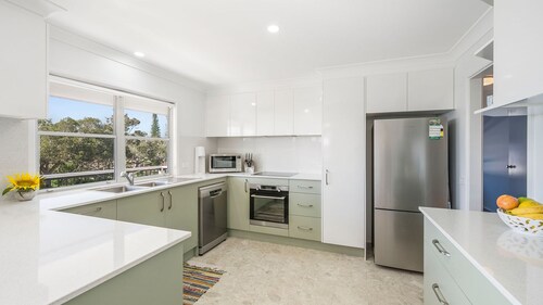 17 Jordan Avenue - Bright and breezy 3-bedroom holiday house