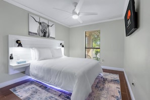 4 bedrooms, iron/ironing board, WiFi, bed sheets