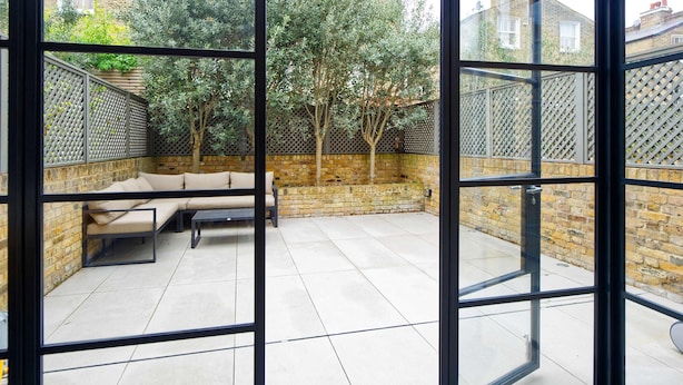 Unclassified image, 1 of 38, button - Elegant 4 Bedroom London Home w Garden - Clapham (London)