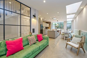 Apartment | 4 bedrooms, Internet