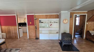 House, 3 Bedrooms, Smoking | Interior