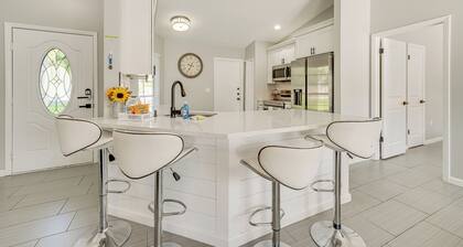 6 Mi to Lake Louisa State Park: Home w/ Pool