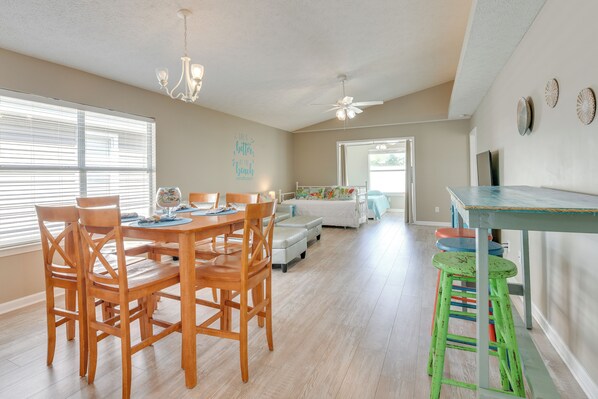 House (2 Bedrooms) | Interior