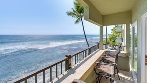 Apartment (2 Bedrooms) | Interior - 1 Mi to Magic Sands: Waterfront Big Island Condo (Kailua-Kona)