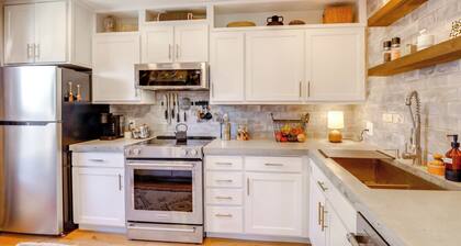 Townhome Near Dtwn Flagstaff: Grill, Golf & Relax!