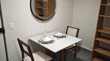 Apartment | Free WiFi, bed sheets