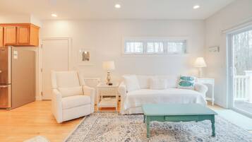 House (1 Bedroom) | Interior