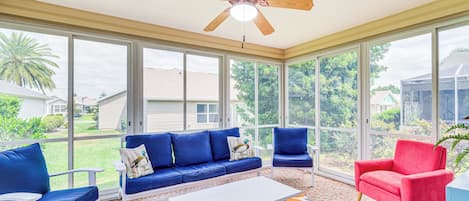 House (3 Bedrooms) | Living area