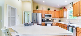 Peaceful Escape w/ Golf Cart in The Villages!