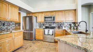 ุงูู
ูุดุฃุฉ ู
ู ุงูุฏุงุฎู