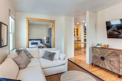 Walk to Hot Springs: Updated Retreat in Dtwn Ouray