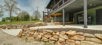 Near Wineries: Country Condo in New Haven