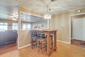 House (3 Bedrooms) | Interior - Lakefront Gem w/ Boat Dock & Fishing Pier in Many (Many)