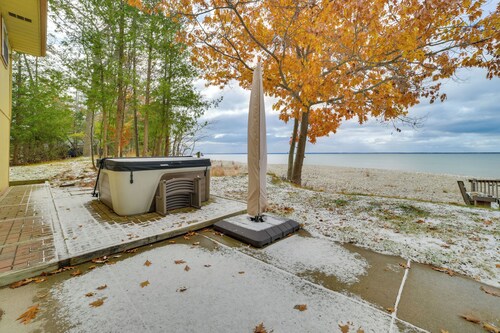 Breathtaking Sunsets: Lake Huron Beachfront Escape