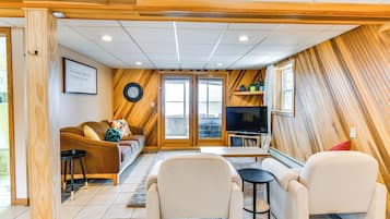 Cottage (3 Bedrooms) | Interior