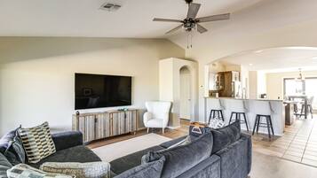 House (2 Bedrooms) | Interior