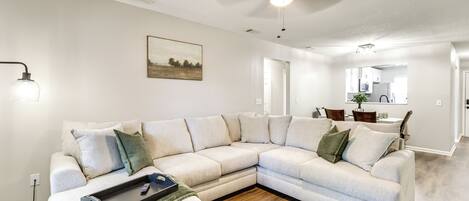 Apartment (2 Bedrooms) | Front of property