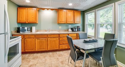 < 2 Mi to Suny Cortland: Unit w/ Private Parking