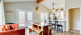 Beach Access: Bbq-ready Poconos Family Getaway!