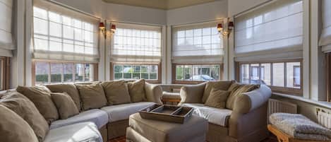 House | Living room