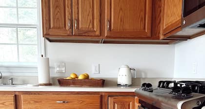 Spacious 5-bedroom house in charming South Colton with AC, WiFi, great fishing!