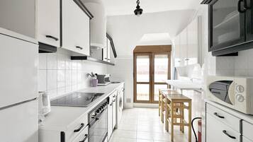 Microwave, oven, coffee/tea maker, toaster