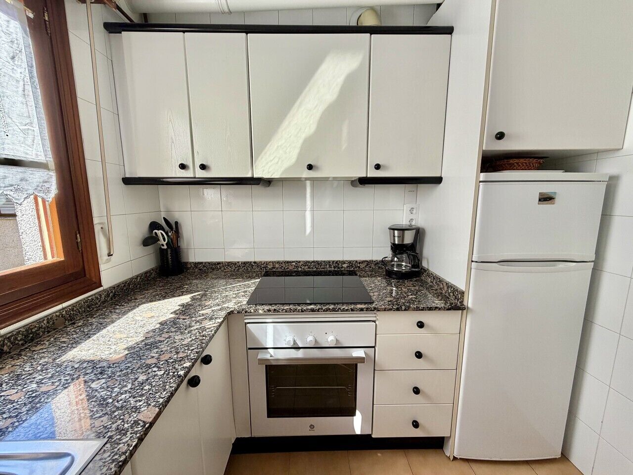 Fridge, microwave, oven, coffee/tea maker