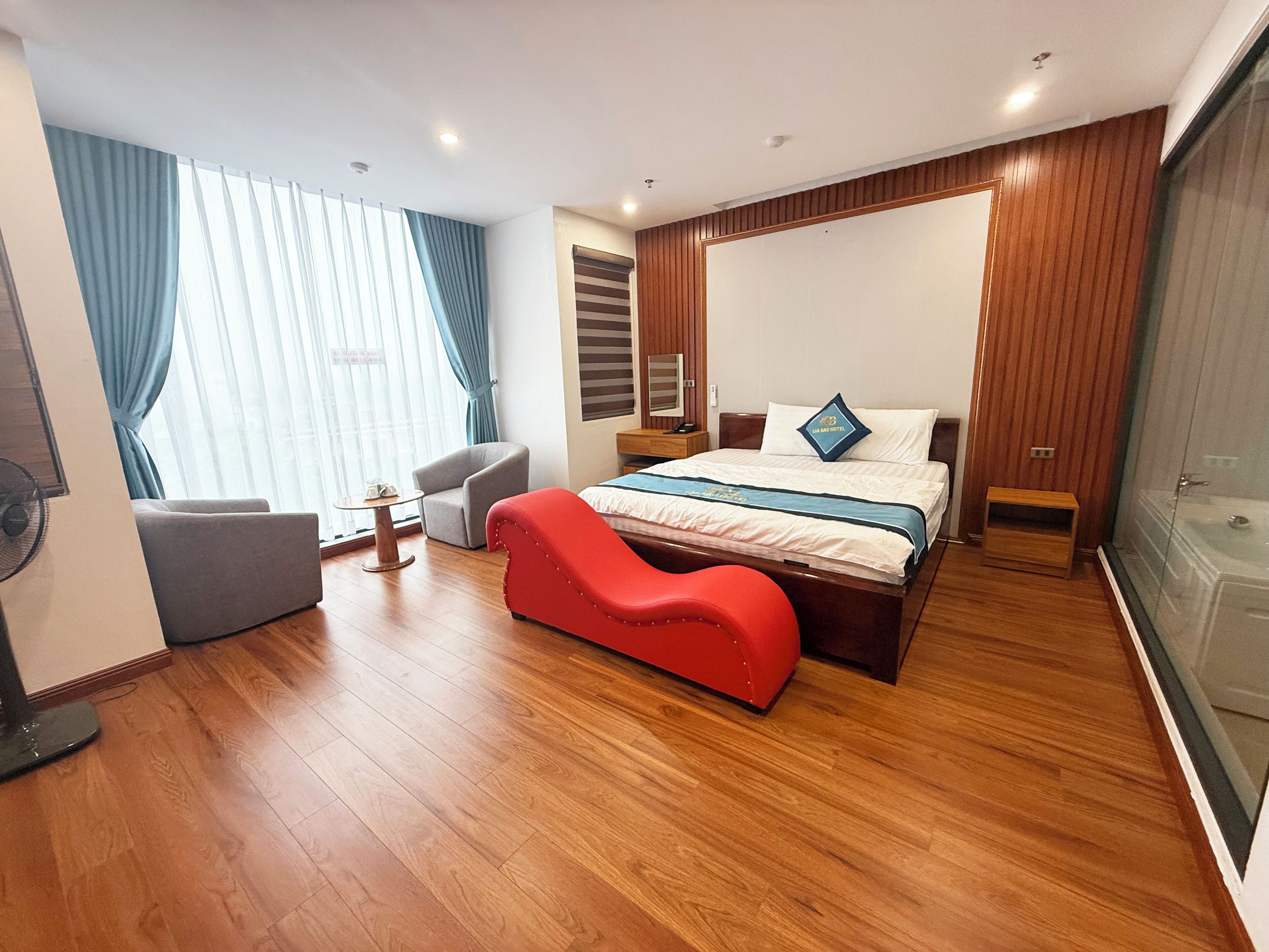 奢華雙人房單人入住, 城市景觀 | 高級寢具、記憶床墊、客房內保險箱、書桌