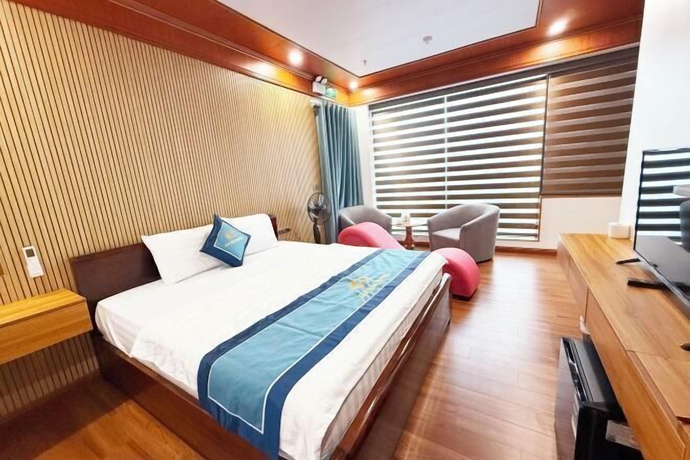 Premium bedding, memory-foam beds, in-room safe, desk