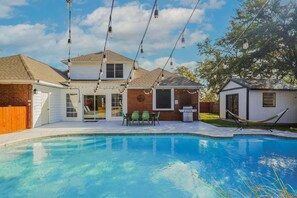 Pool - Luxurious 5 Bedroom Retreat with Pool! (North Richland Hills)
