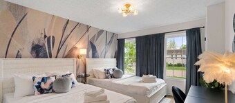 2 BR 1.5 Bath Retreat / Sleeps 7 / 3 Miles to Ark!