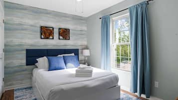 3 bedrooms, iron/ironing board, WiFi, bed sheets