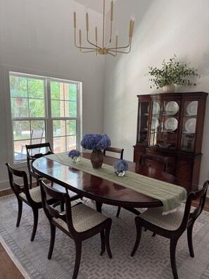 Dining - Charming 2-bedroom country house outside of Oxford (Abbeville)