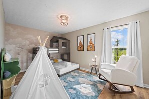 3 habitaciones, tabla de planchar con plancha, wifi y ropa de cama 