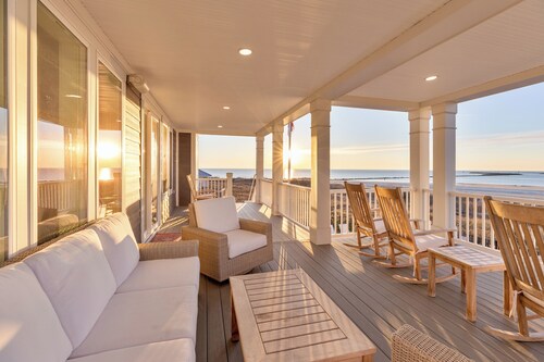 Freedom  Point: Oceanfront Luxury w/Pool, Game Room, Sauna & Cold Plung