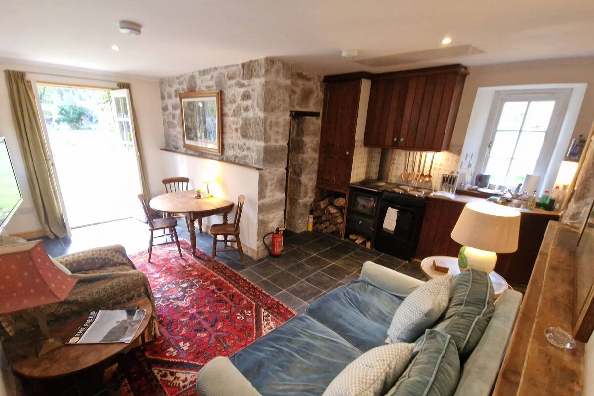 1 bedroom, desk, laptop workspace, free WiFi