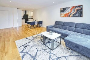 TV, offices - Host & Stay | Eton House (Eton)