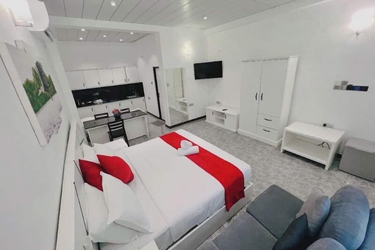 Suite de lujo | Escritorio, espacio para trabajar con un portátil, cortinas opacas