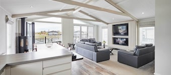 Host & Stay | Newport Bridge Lodge