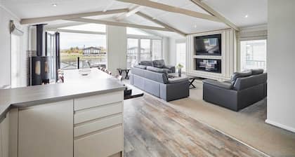 Host & Stay | The Riverside Lodge