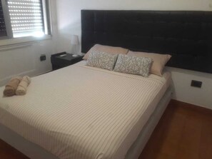2 bedrooms, bed sheets
