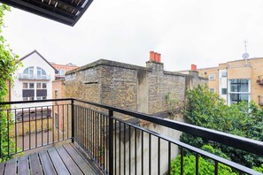 Unclassified image, 5 of 36, button