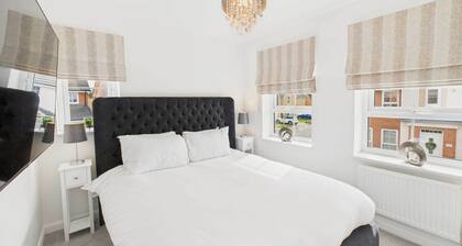 Host & Stay | Orient House