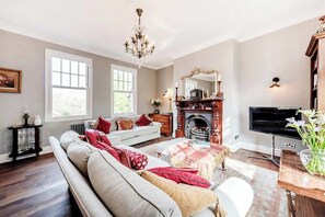 TV, fireplace, offices