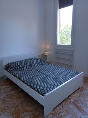 3 bedrooms, in-room safe, desk, iron/ironing board